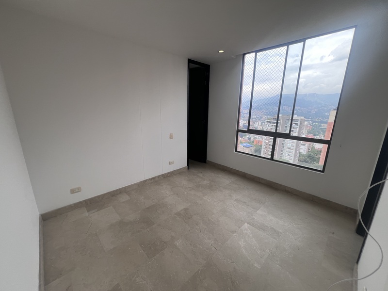 Apartamento en arriendo en La Linde, Medellín · foto 11 de 23