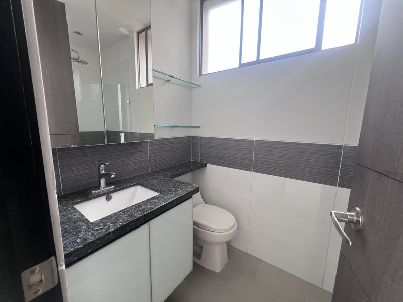 Apartamento en arriendo en La Linde, Medellín · foto 17 de 23
