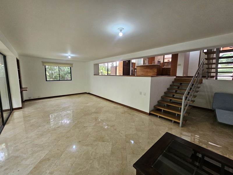 Casa en arriendo en El Poblado, Medellín · foto 2 de 24
