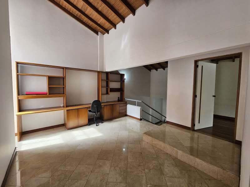 Casa en arriendo en El Poblado, Medellín · foto 4 de 24