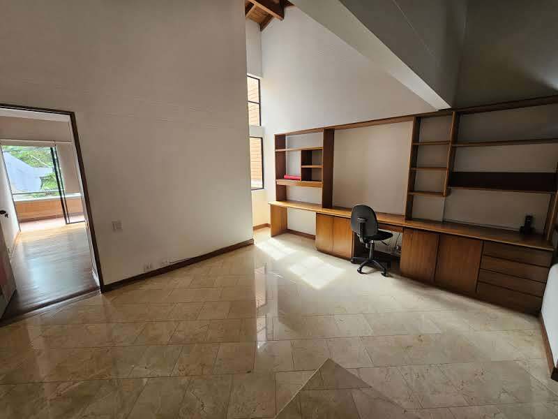 Casa en arriendo en El Poblado, Medellín · foto 5 de 24