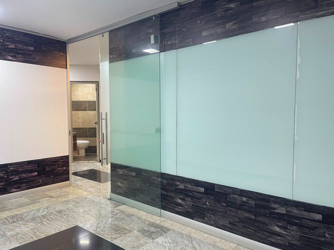 Oficina en arriendo en El Poblado, Medellín, 54 m² · foto 4 de 18