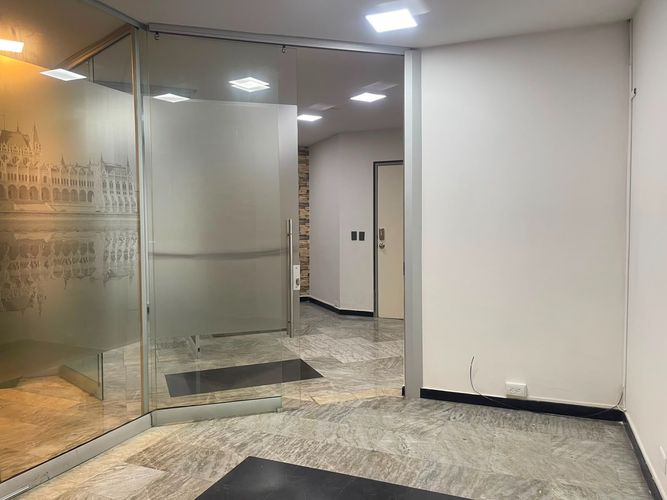 Oficina en arriendo en El Poblado, Medellín, 54 m² · foto 17 de 18