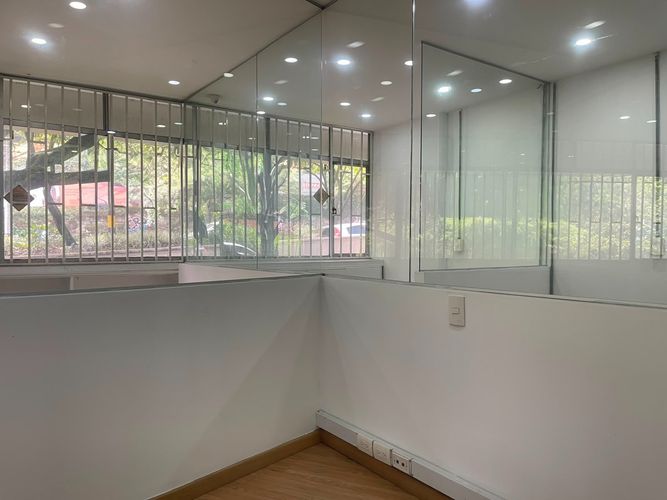 Oficina en arriendo en El Poblado, Medellín, 58 m² · foto 14 de 19