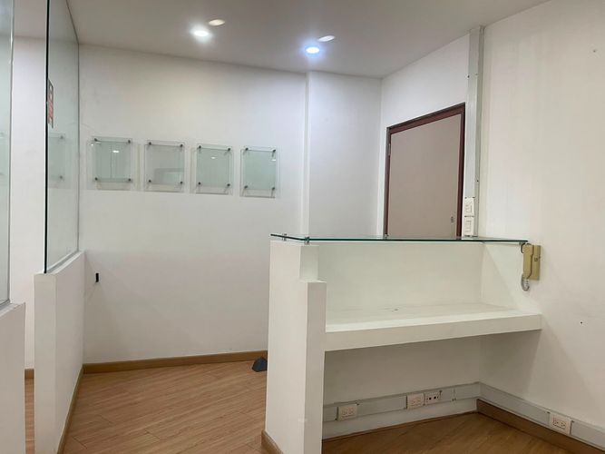 Oficina en arriendo en El Poblado, Medellín, 58 m² · foto 13 de 19