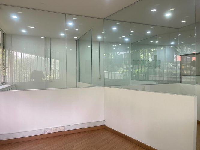 Oficina en arriendo en El Poblado, Medellín, 58 m² · foto 18 de 19