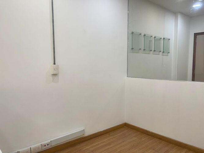 Oficina en arriendo en El Poblado, Medellín, 58 m² · foto 10 de 19