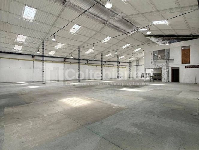 Bodega en arriendo en Sierra Morena, La Estrella, 850 m² · foto 2 de 4