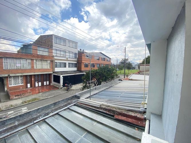 Casa de 5 alcobas en venta en Villa Ines, Bogotá, 212 m² · foto 23 de 24