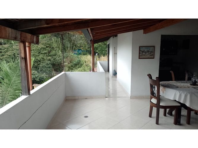 Casa de 10 alcobas en venta en Suramérica, La Estrella, 300 m² · foto 3 de 12