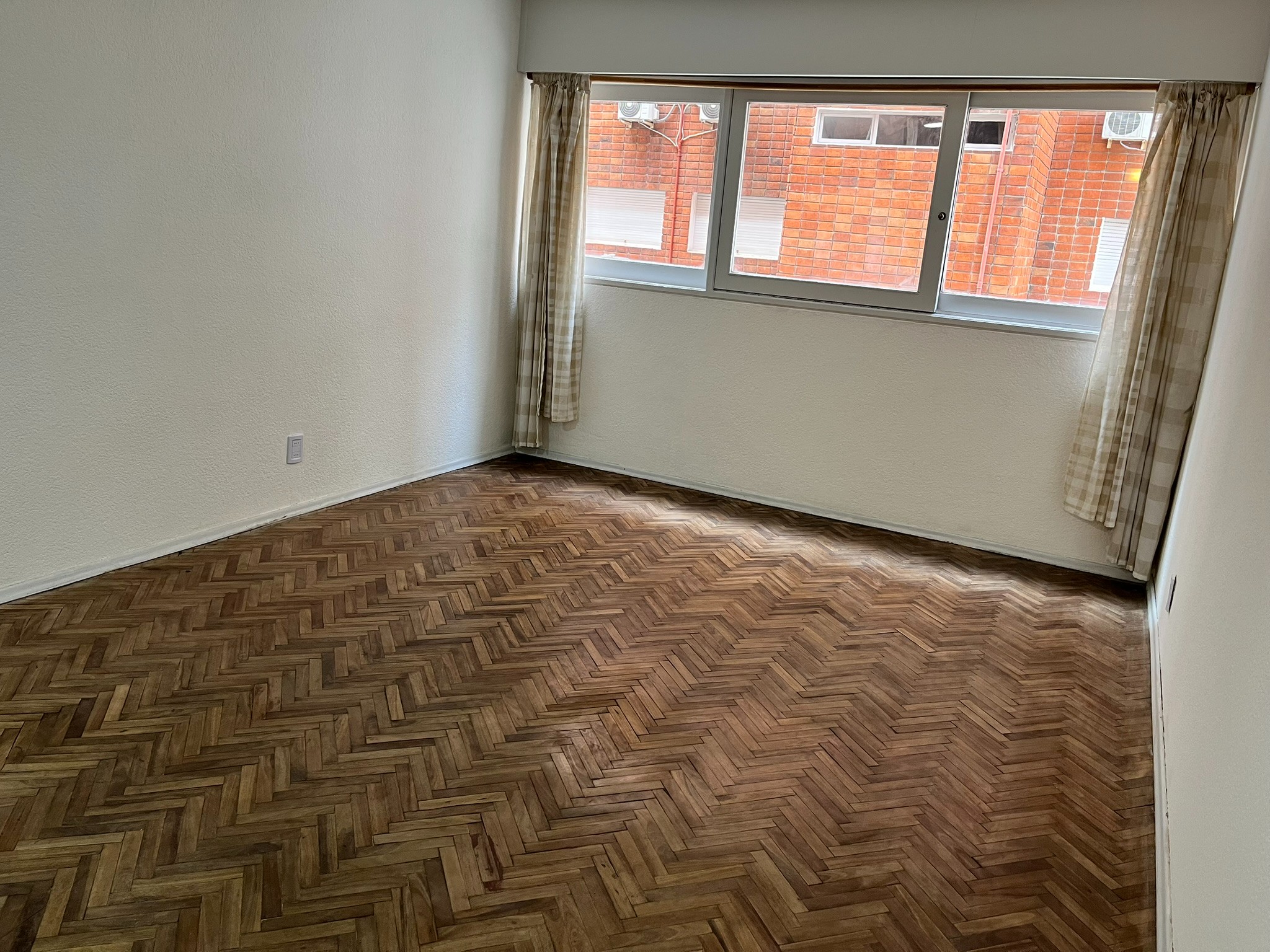 Precioso apartamento pronto para ingresar, muy luminoso, con portería - Detalle