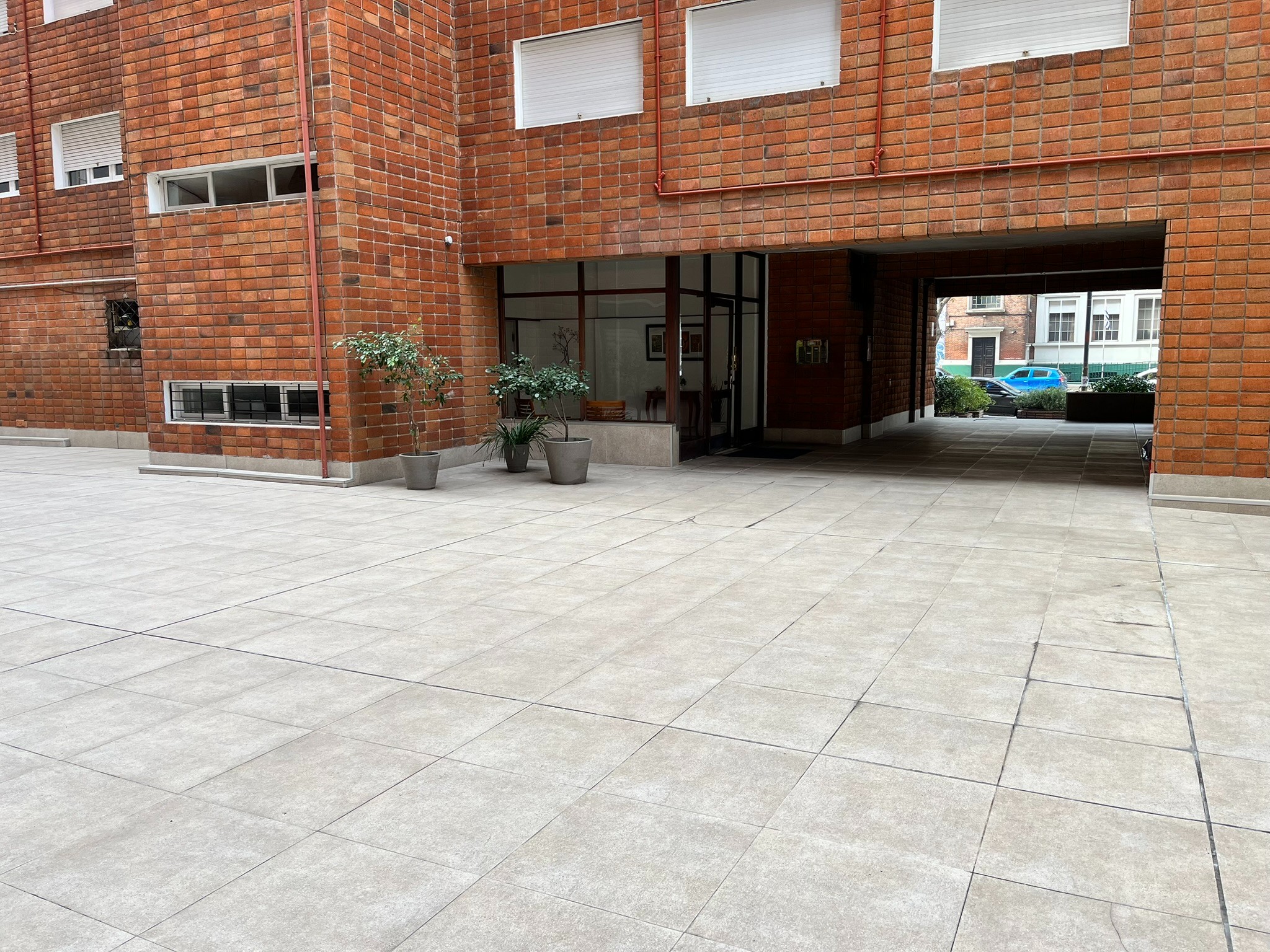 Precioso apartamento pronto para ingresar, muy luminoso, con portería - Vista