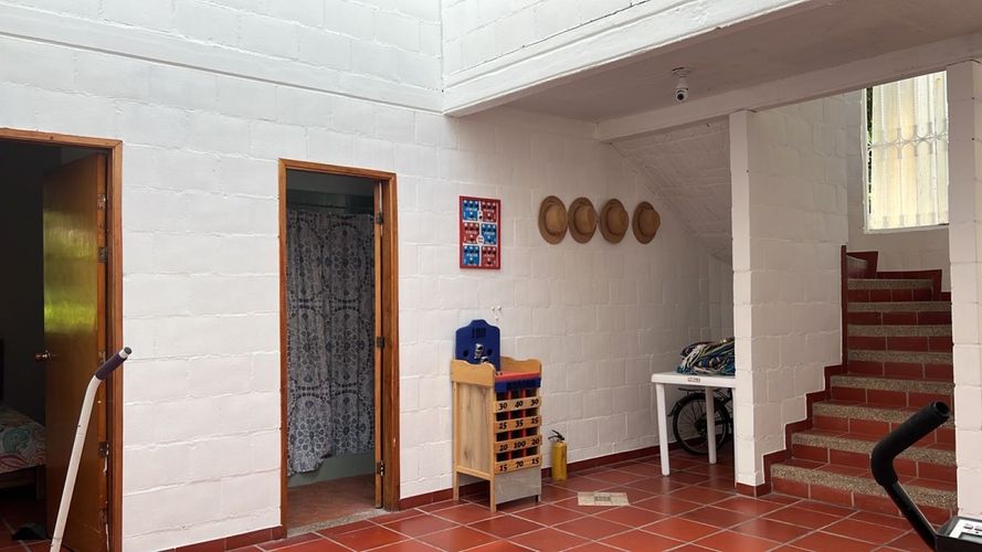 Casa de 5 alcobas en venta en Ricaurte, 270 m² · foto 7 de 24