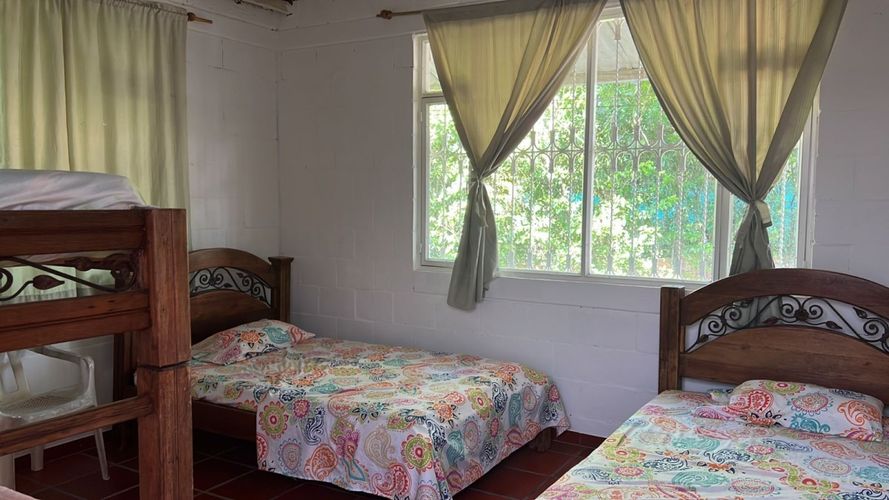Casa de 5 alcobas en venta en Ricaurte, 270 m² · foto 13 de 24