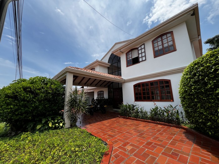 Departamento en venta bajo precio de mercado en Pance