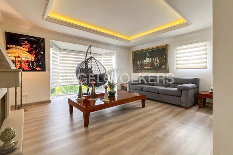 Casa de 4 alcobas en venta en El Batán, Bogotá, 240 m² · foto 2 de 19
