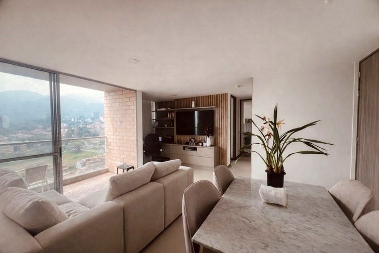 Apartamento de 2 alcobas en venta en Camparola, Itagüí, 70 m² · foto 2 de 15