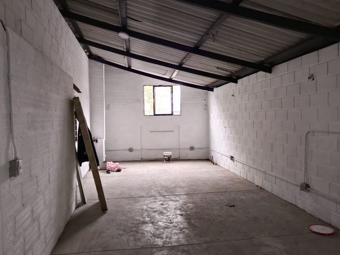 Bodega en venta en Camparola, Itagüí, 350 m² · foto 9 de 14