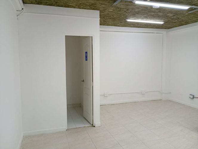 Oficina en arriendo en La Esmeralda, Itagüí, 222 m² · foto 3 de 17
