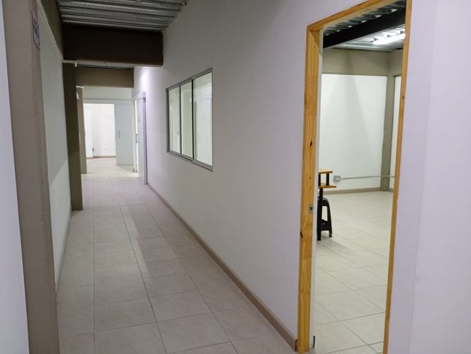 Oficina en arriendo en La Esmeralda, Itagüí, 222 m² · foto 9 de 17