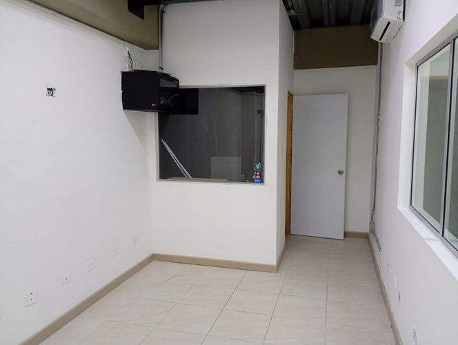 Oficina en arriendo en La Esmeralda, Itagüí, 222 m² · foto 6 de 17