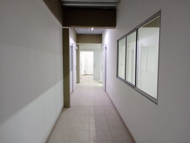 Oficina en arriendo en La Esmeralda, Itagüí, 222 m² · foto 8 de 17