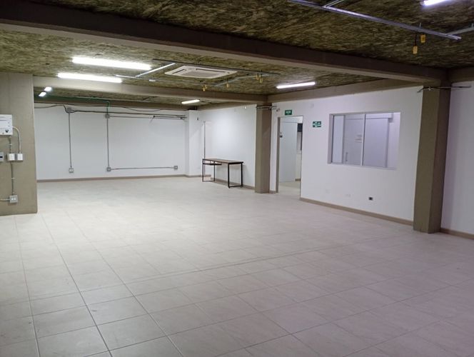 Oficina en arriendo en La Esmeralda, Itagüí, 222 m² · foto 13 de 17