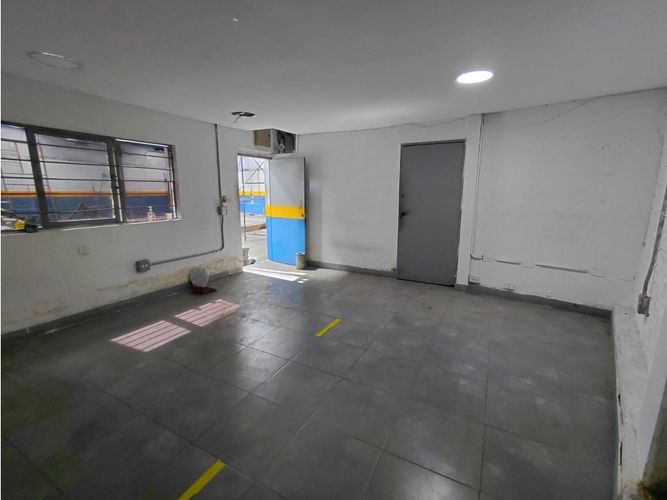Bodega en arriendo en Colombia, Medellín, 360 m² · foto 2 de 6