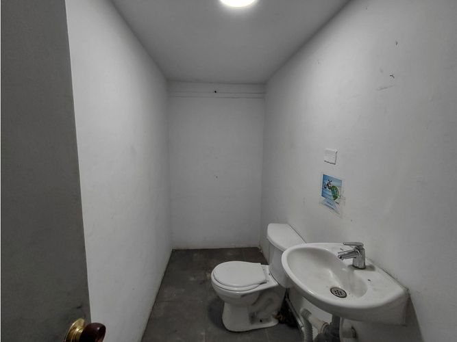 Bodega en arriendo en Colombia, Medellín, 360 m² · foto 4 de 6