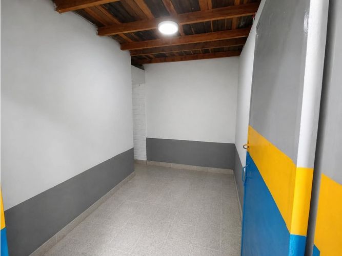 Bodega en arriendo en Colombia, Medellín, 360 m² · foto 5 de 6