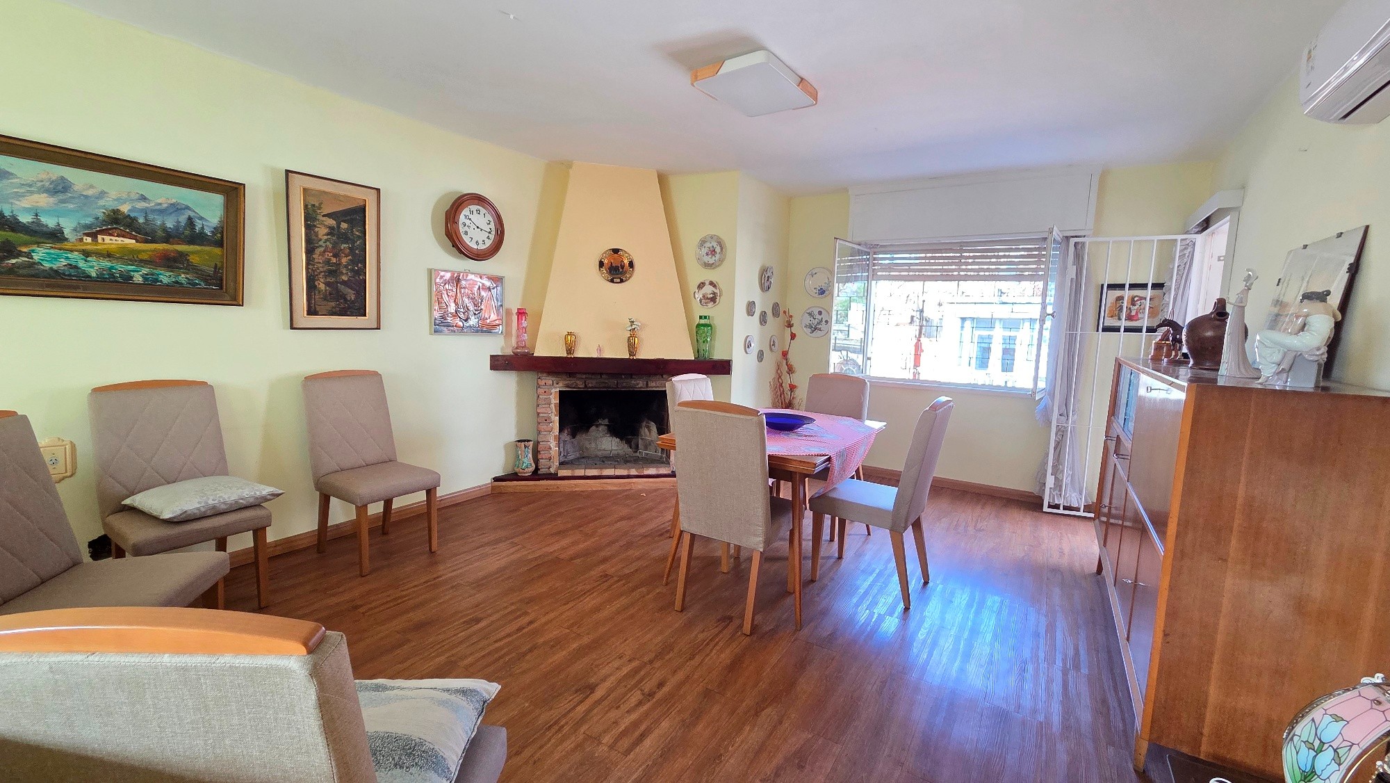 CASABLANCA - Amplia casa en planta alta con garage, parrillero y azotea exclusiva en Reducto!