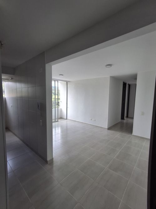 Apartamento de 3 alcobas en venta en Ruitoque, Floridablanca, 72 m² · foto 5 de 16