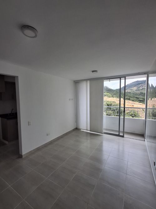 Apartamento de 3 alcobas en venta en Ruitoque, Floridablanca, 72 m² · foto 3 de 16
