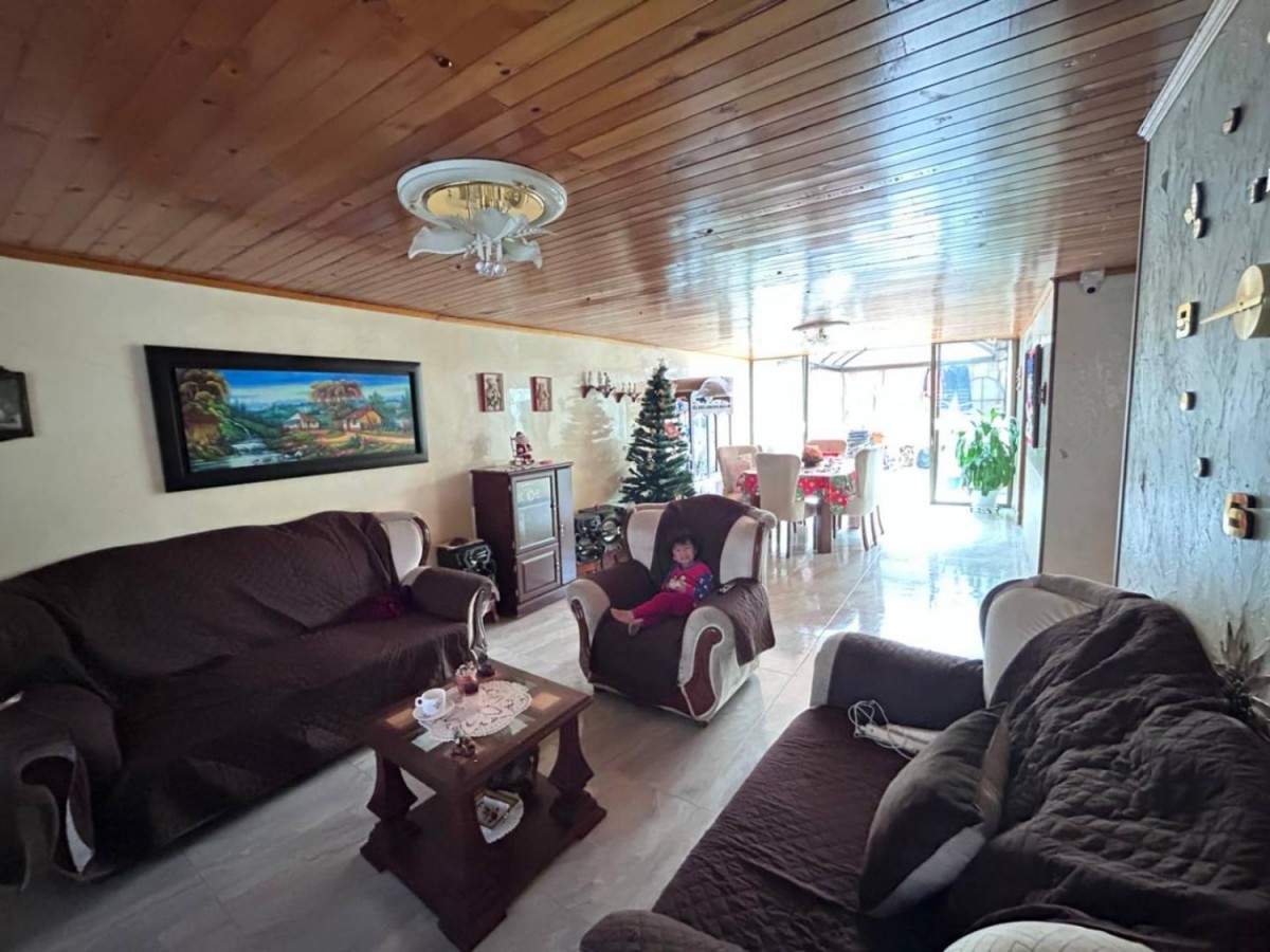 Casa en venta en Los Andes, Bogotá · foto 2 de 24