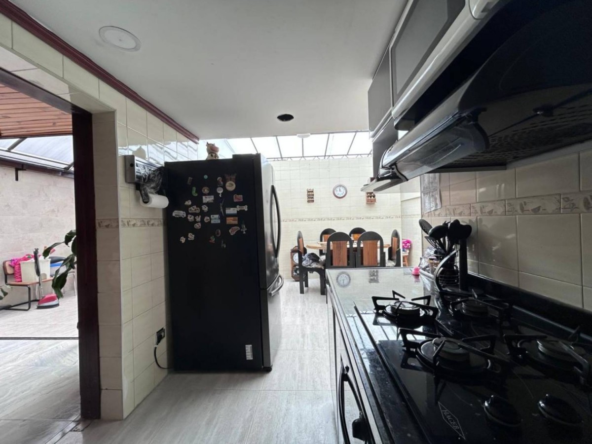 Casa en venta en Los Andes, Bogotá · foto 6 de 24