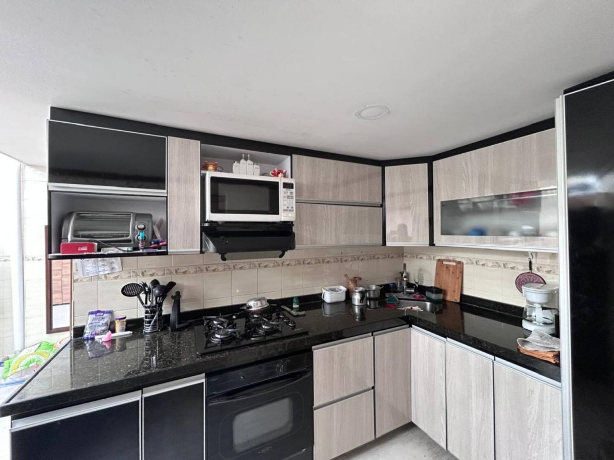 Casa en venta en Los Andes, Bogotá · foto 8 de 24
