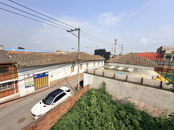 Lote en venta en Zona Centro, Madrid, 332 m² · foto 2 de 7