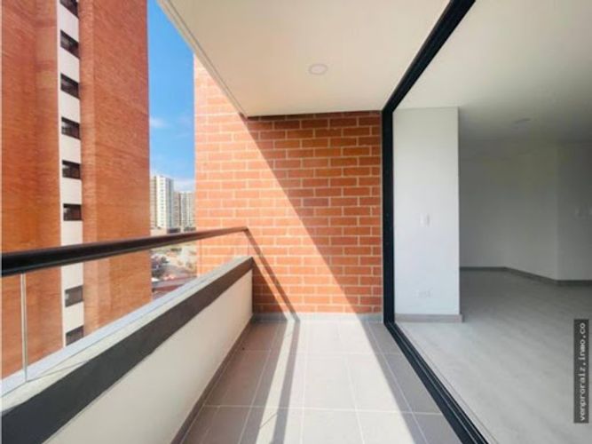 Apartamento de 3 alcobas en venta en Rionegro, 84 m² · foto 2 de 20
