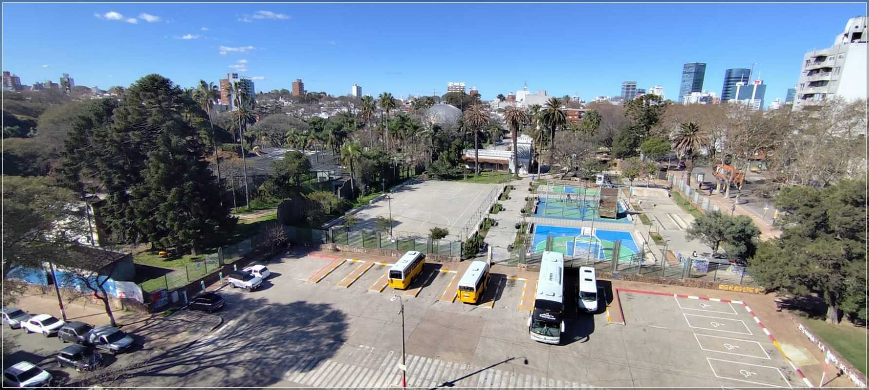 Monoambiente como a estrenar !!!! Tza con vista al Zoo !!!! Horno y anafe empotrados !!!! Gge lugar fijo !!!! Bbcoa , Gym, Lavadero , G. Com . Bajos!!!