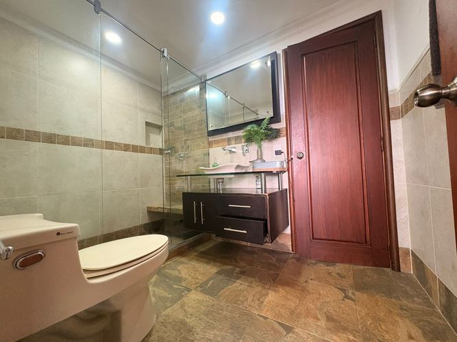 Apartamento de 4 alcobas en venta en El Poblado, Medellín, 590 m² · foto 16 de 20