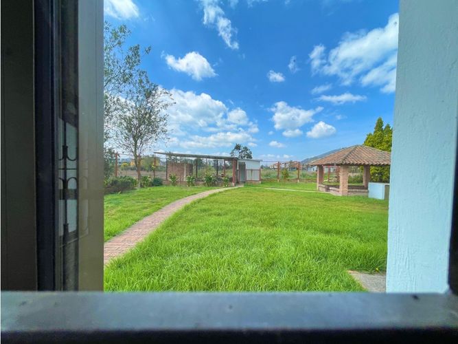 Casa de 20 alcobas en arriendo en La Moya, Cota, 651 m² · foto 3 de 22