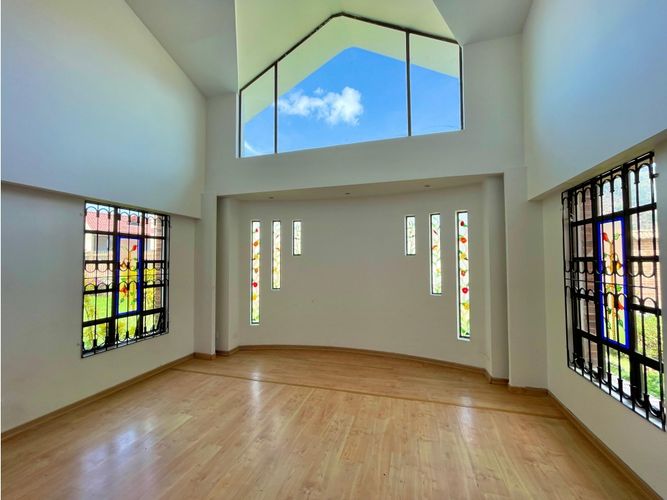 Casa de 20 alcobas en arriendo en La Moya, Cota, 651 m² · foto 6 de 22