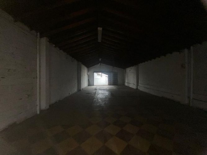 Bodega en venta en Los Naranjos, Itagüí, 1370 m² · foto 10 de 10
