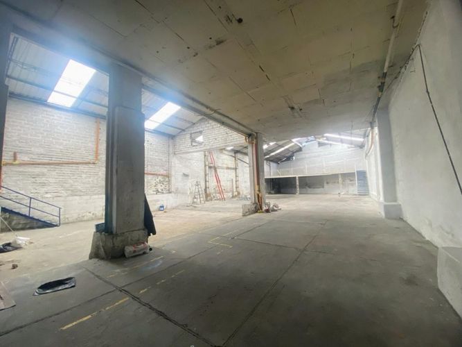 Bodega en venta en Los Naranjos, Itagüí, 1370 m² · foto 5 de 10