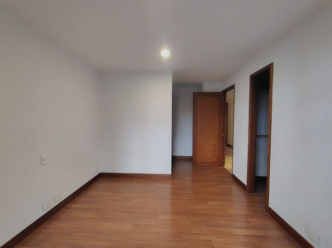 Apartamento de 3 alcobas en arriendo en El Poblado, Medellín, 197 m² · foto 9 de 19