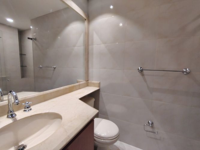 Apartamento de 3 alcobas en arriendo en El Poblado, Medellín, 197 m² · foto 17 de 19