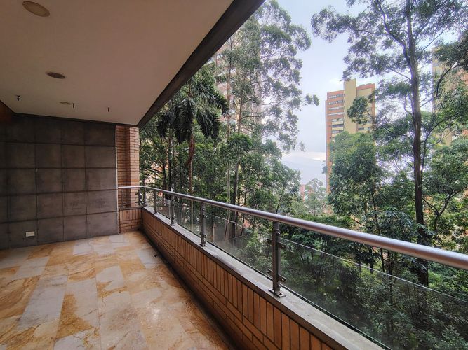 Apartamento de 3 alcobas en arriendo en El Poblado, Medellín, 197 m² · foto 19 de 19