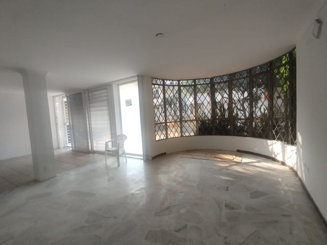 Casa de 5 alcobas en venta en El Ingenio, Cali, 430 m² · foto 3 de 24