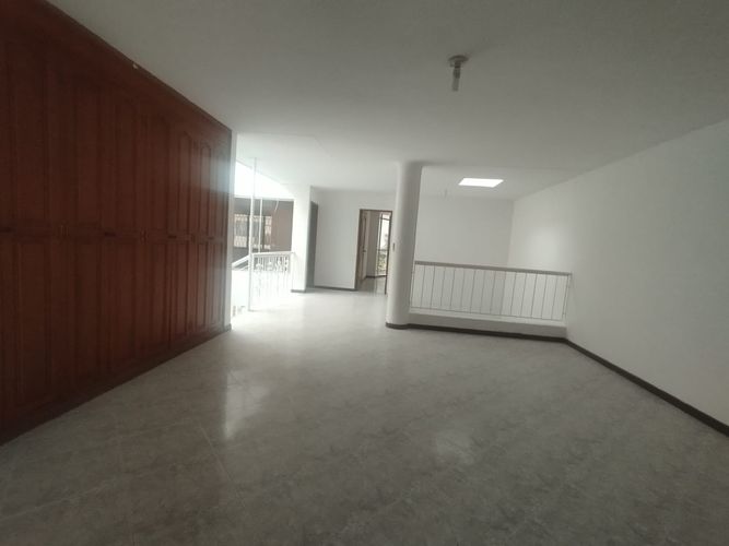 Casa de 5 alcobas en venta en El Ingenio, Cali, 430 m² · foto 5 de 24