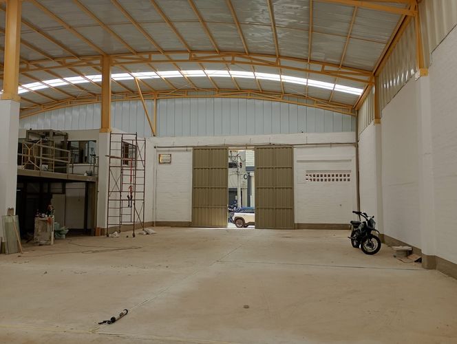 Bodega en arriendo en Los Naranjos, Itagüí, 970 m² · foto 9 de 11